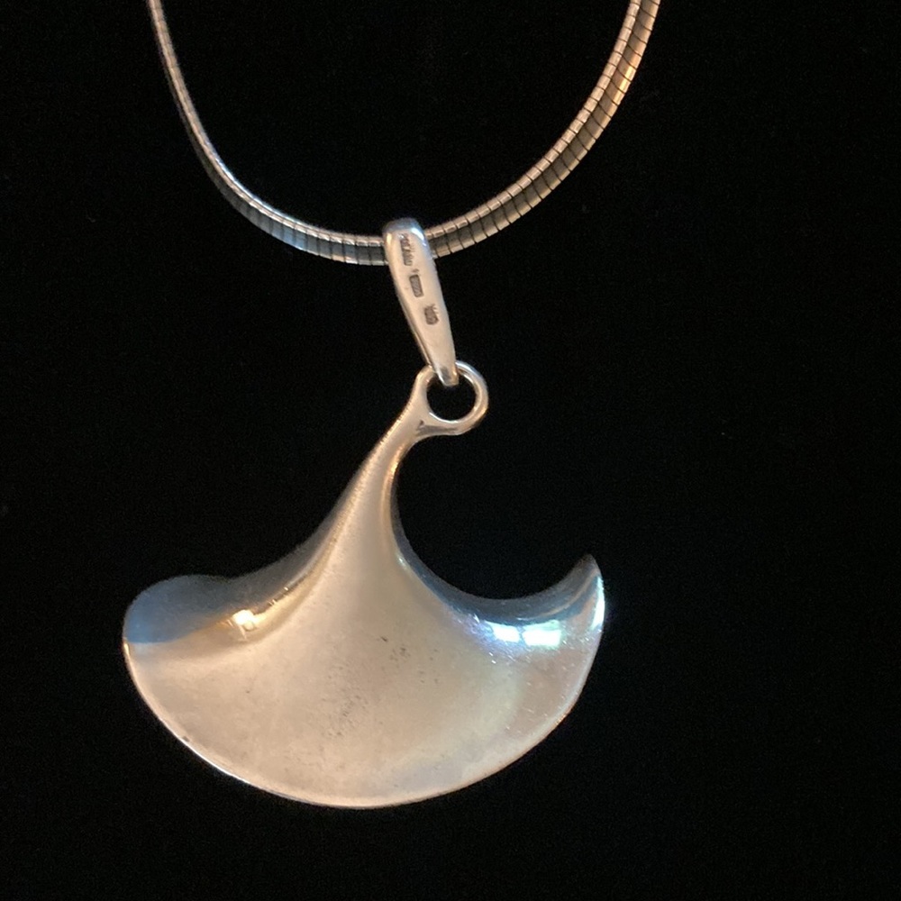 Amber and silver necklace - Picture 4 of 10